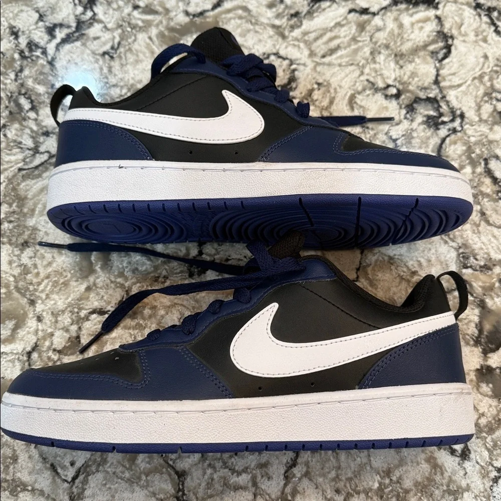 Nike Court Borough Low 2. Midnight Navy kids size 6.5 Y BQ 5448-404 basketball